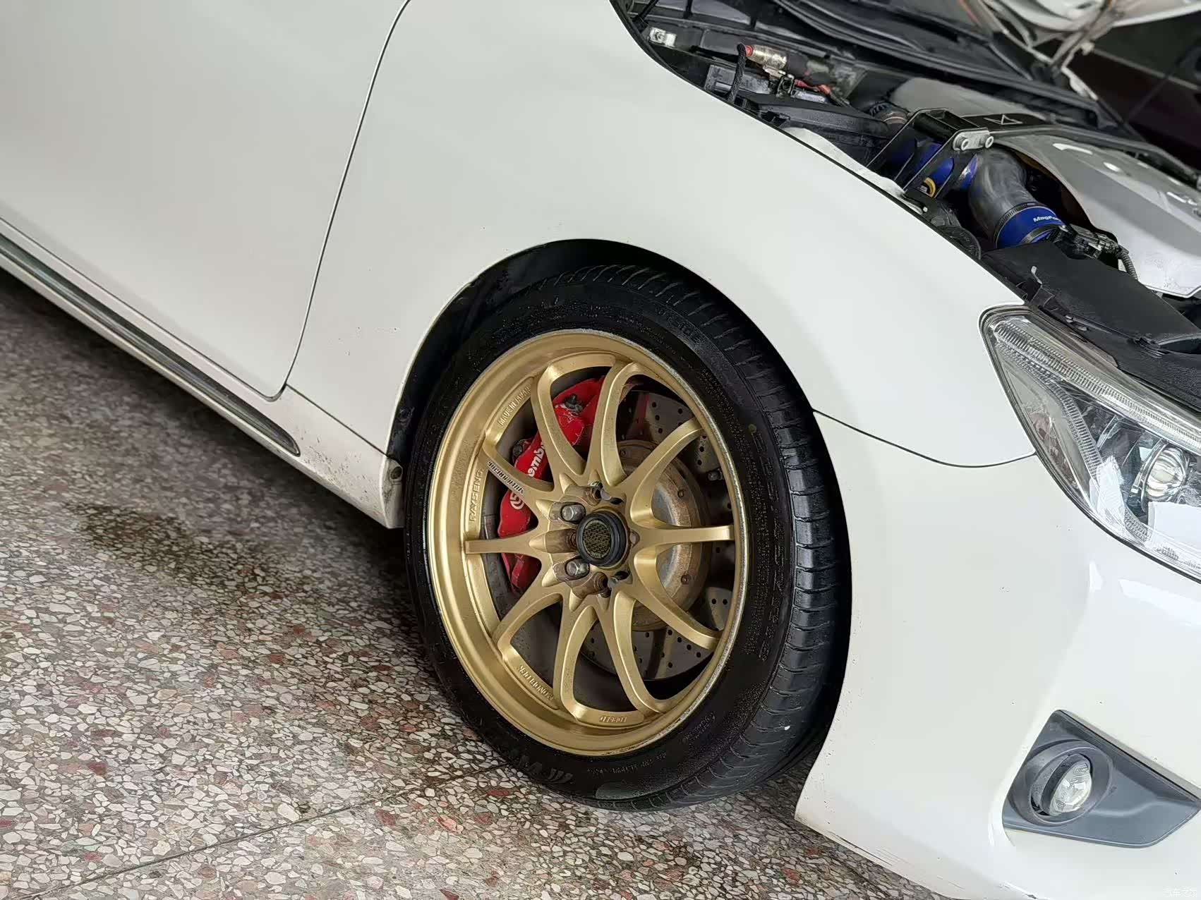 Toyota 2.5V, 2015 7