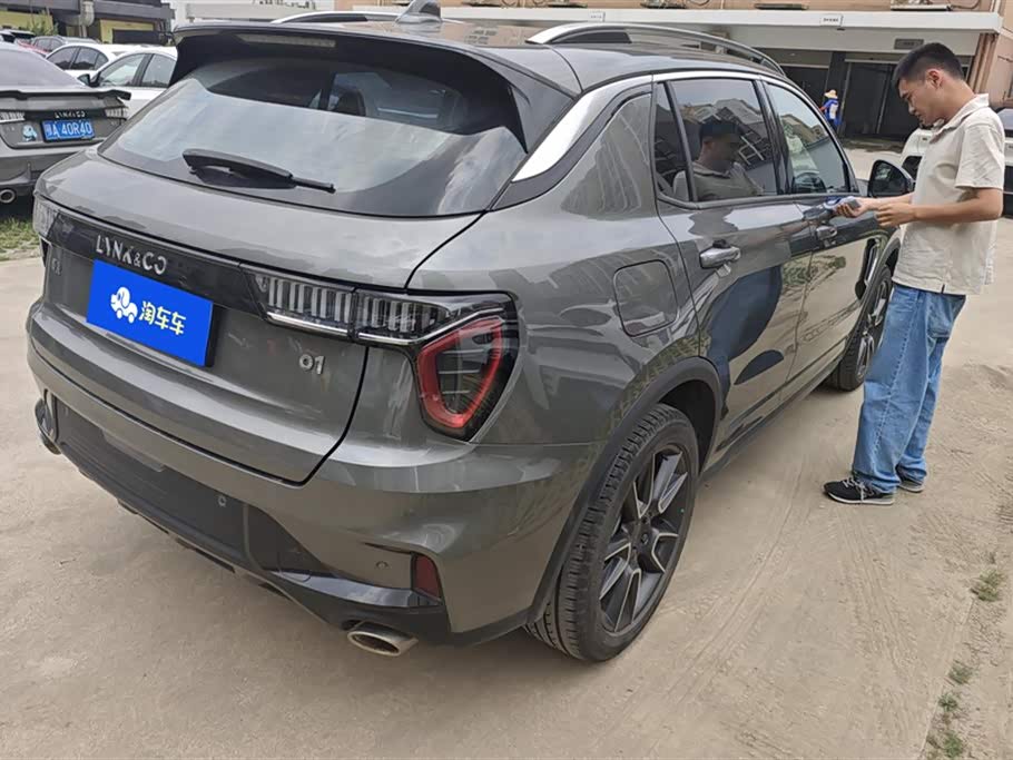 Lynk & Co 01
