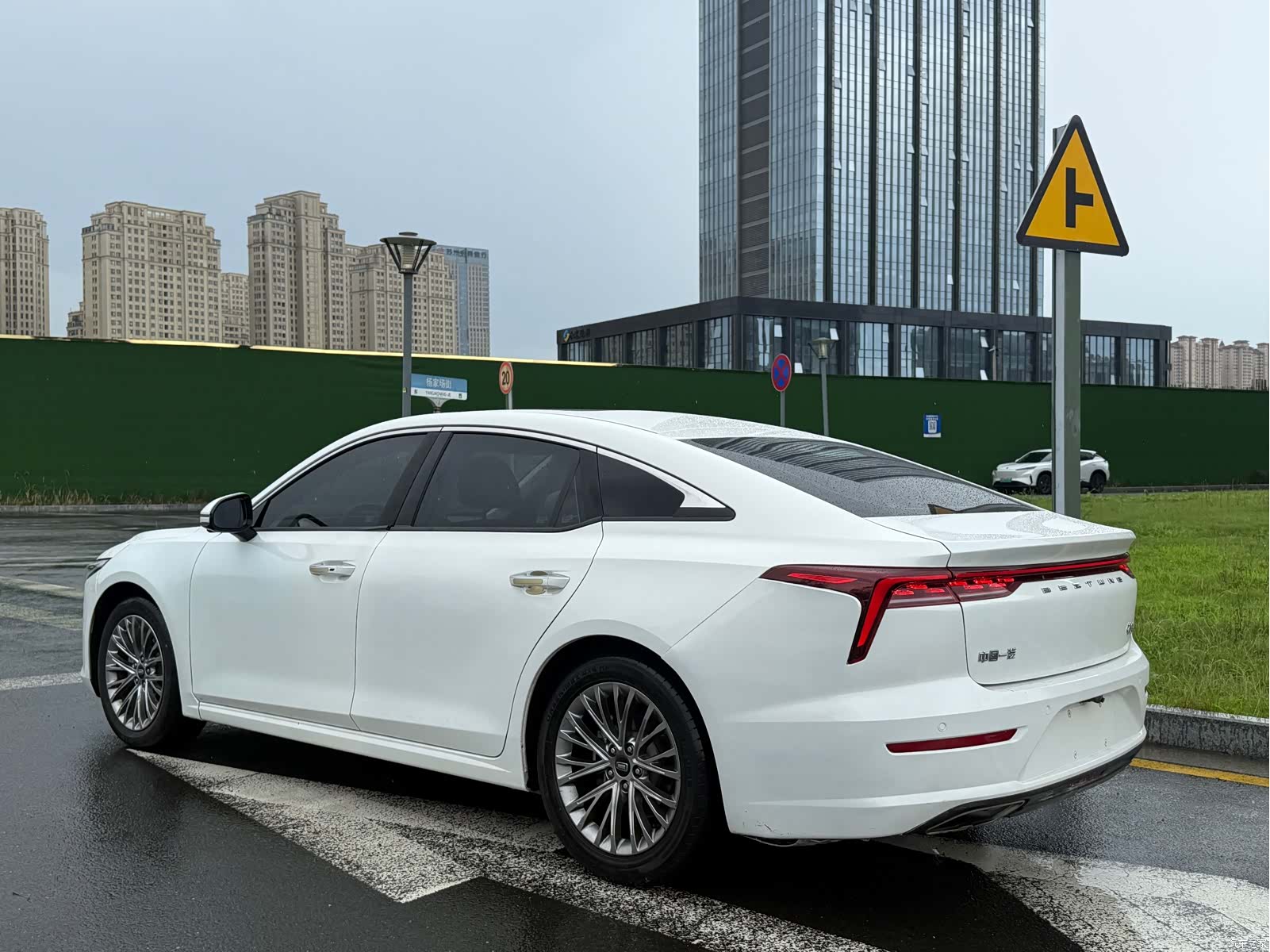 Bestune B70, 2022 11