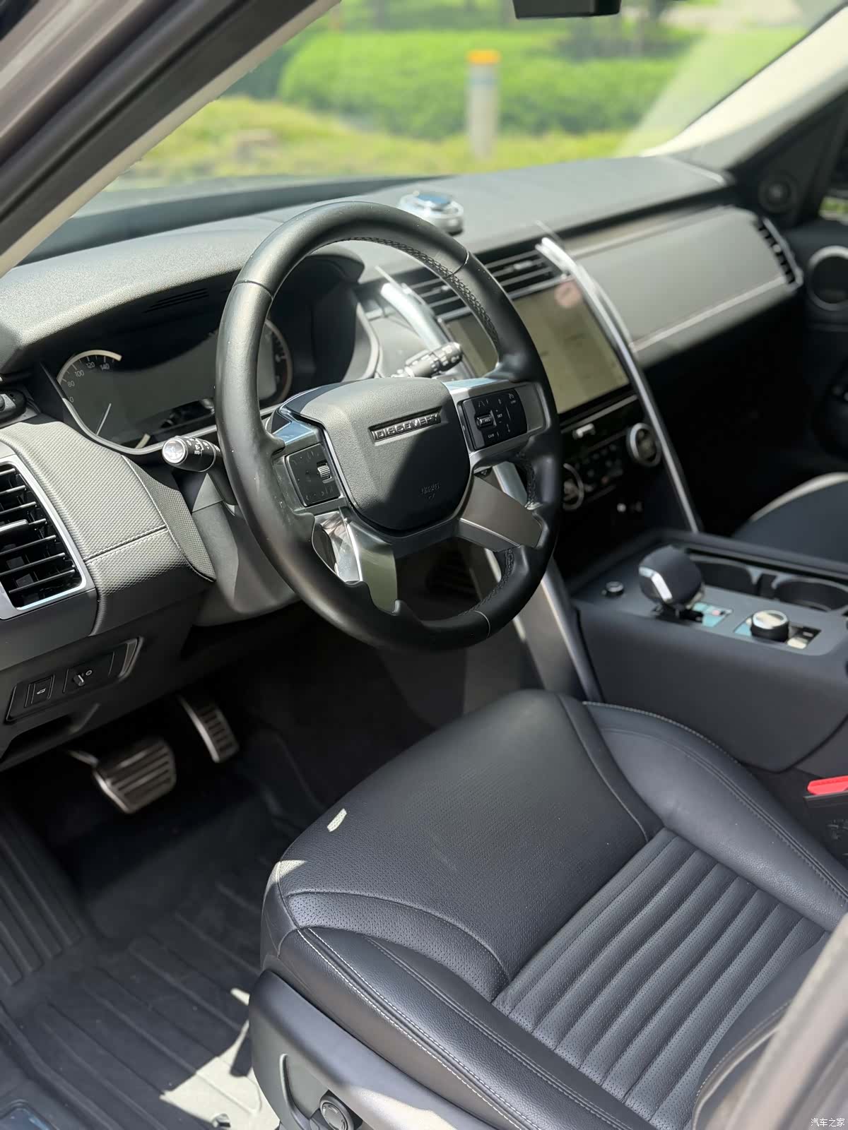 Land Rover Discovery, 2022 все фото