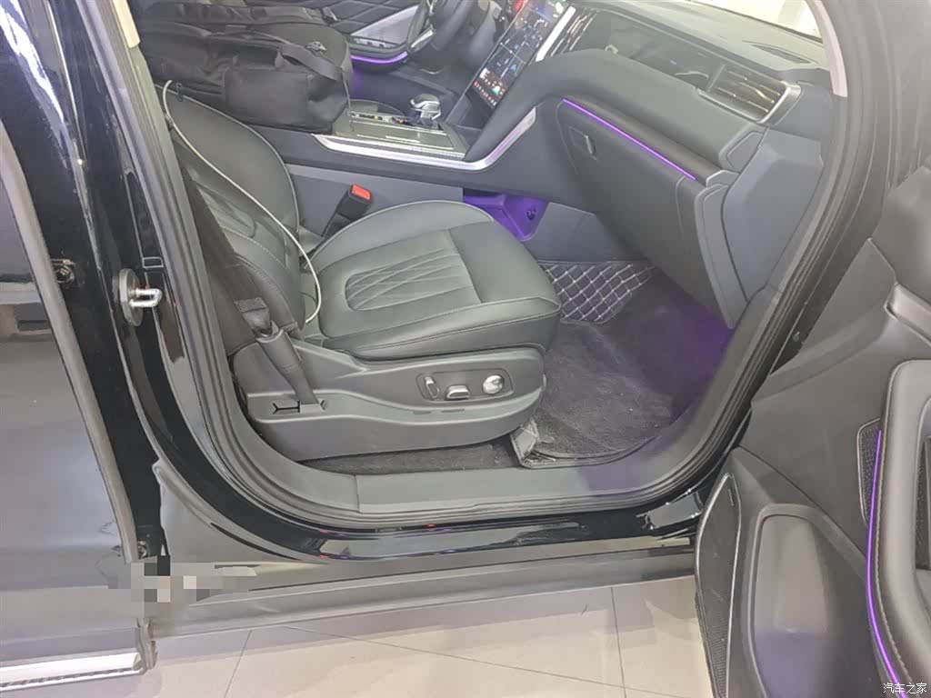 Hongqi HS7, 2024 11