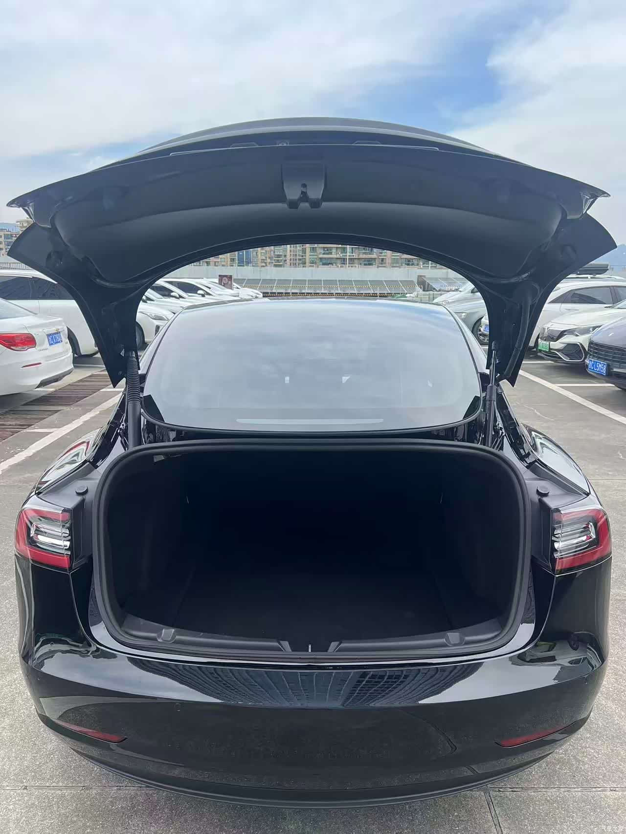 Tesla Model 3, 2022 11