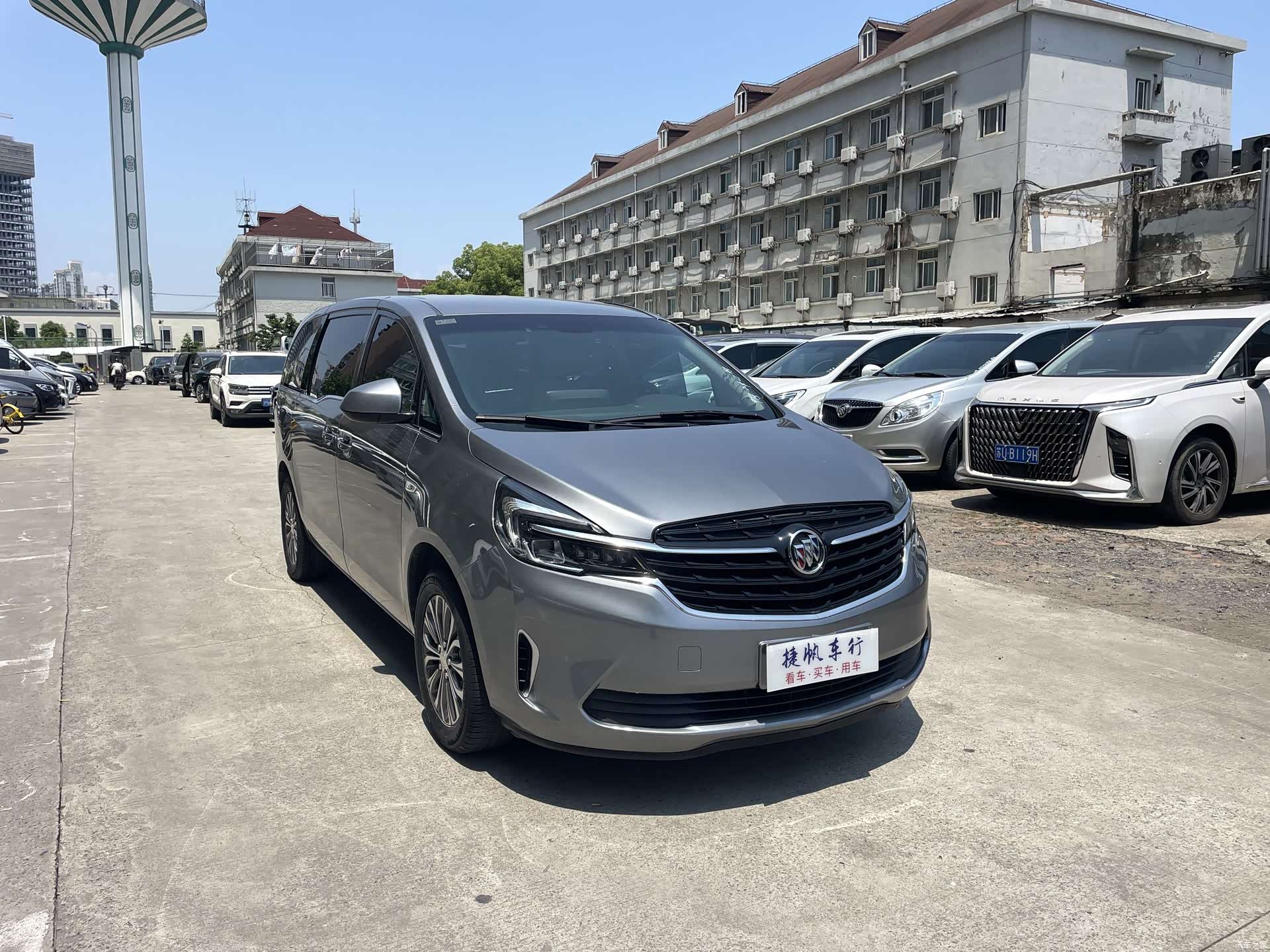 Buick GL8, 2021 3