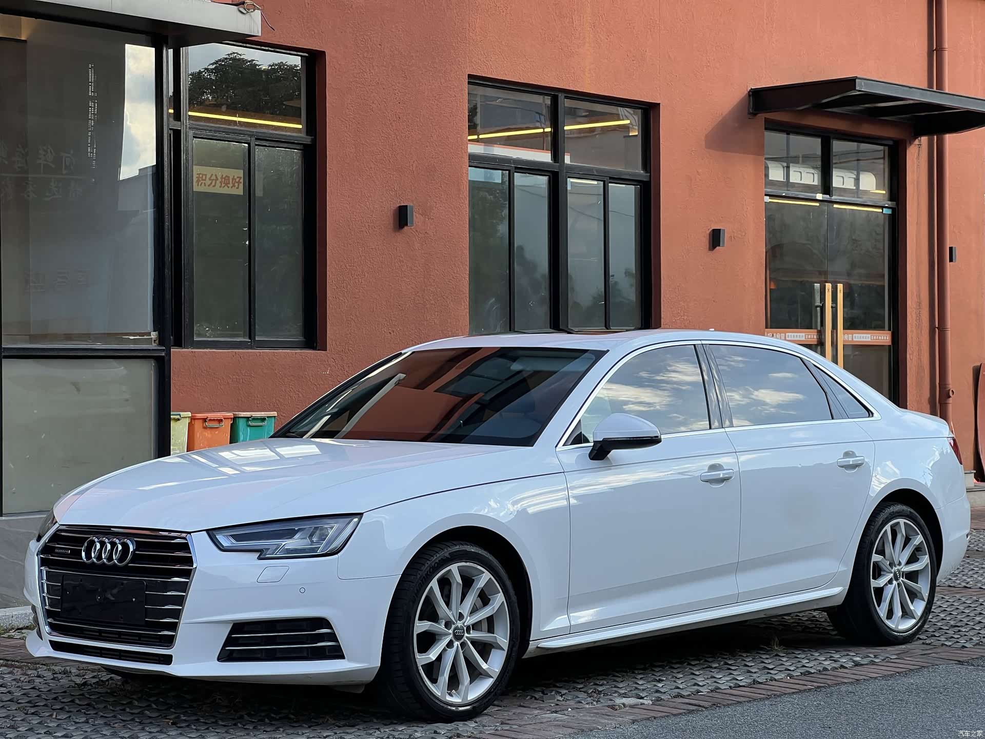 Audi A4L, 2017 1