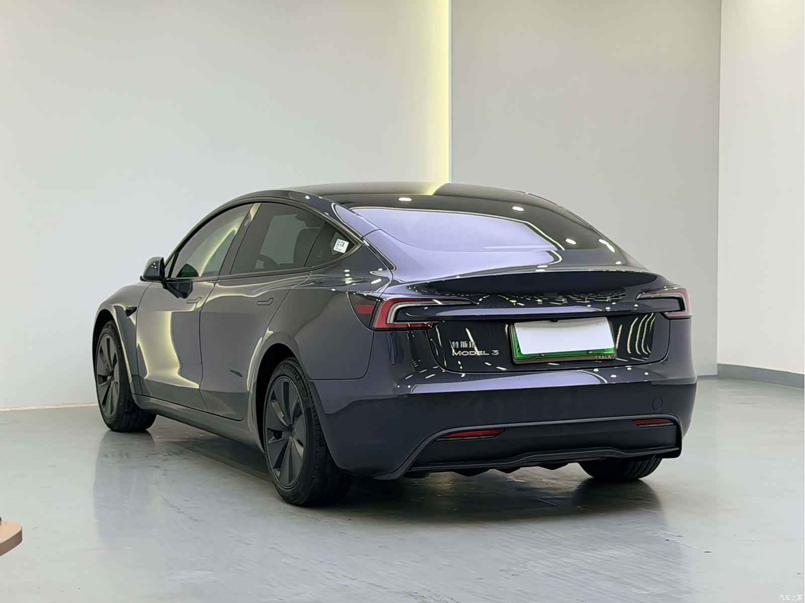 Tesla Model 3, 2024 4