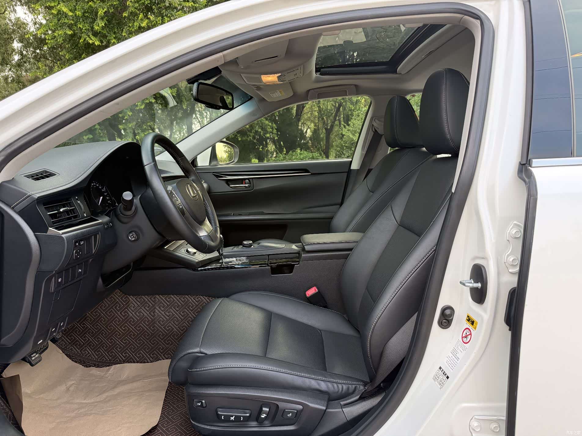Lexus ES, 2015 9