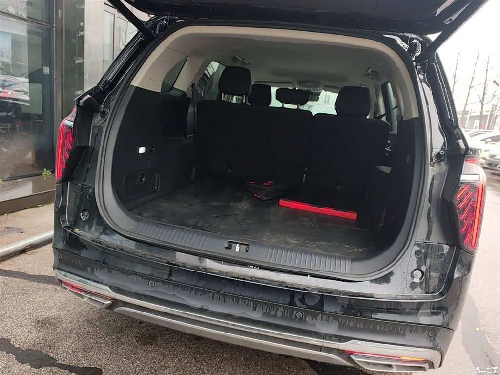 Hongqi HS7, 2025 15