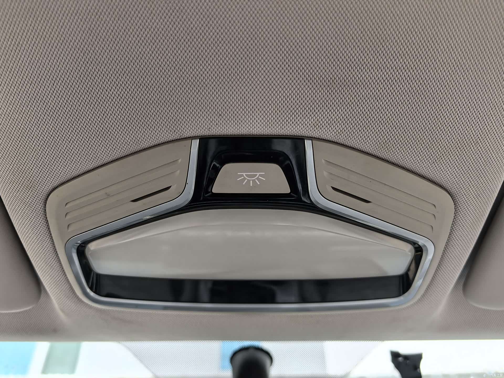 Geely Emgrand, 2021 23