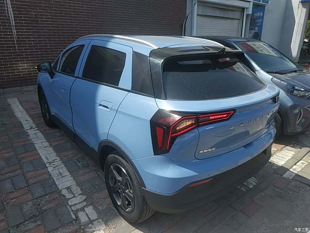 Geely E, 2022 все фото