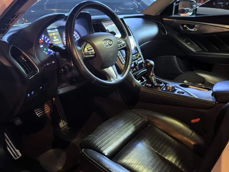 Infiniti Q50L