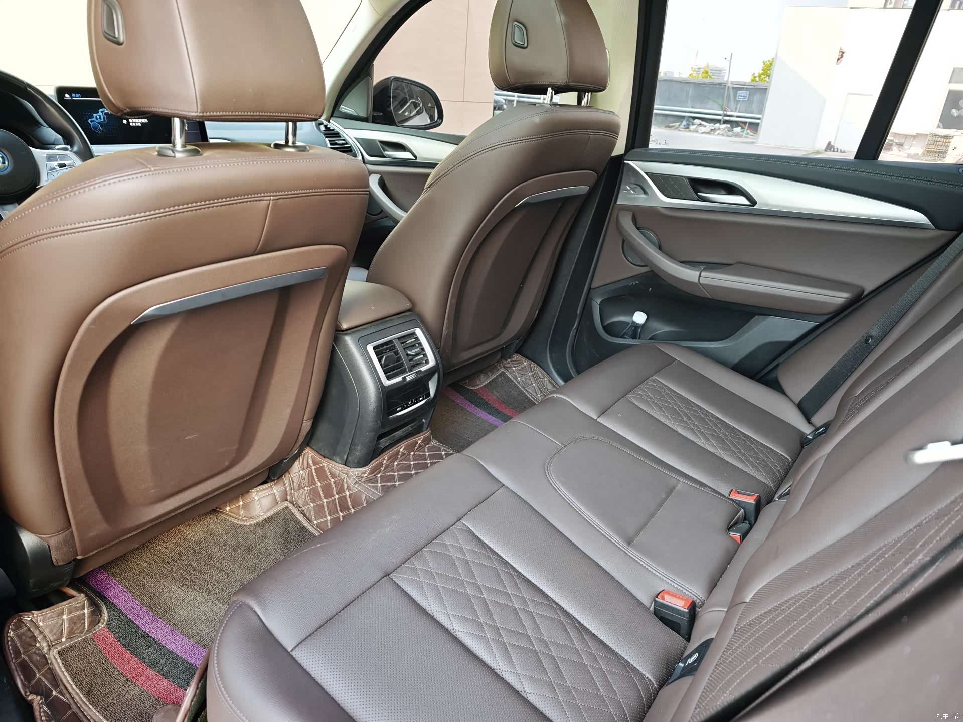 BMW iX3, 2024 11