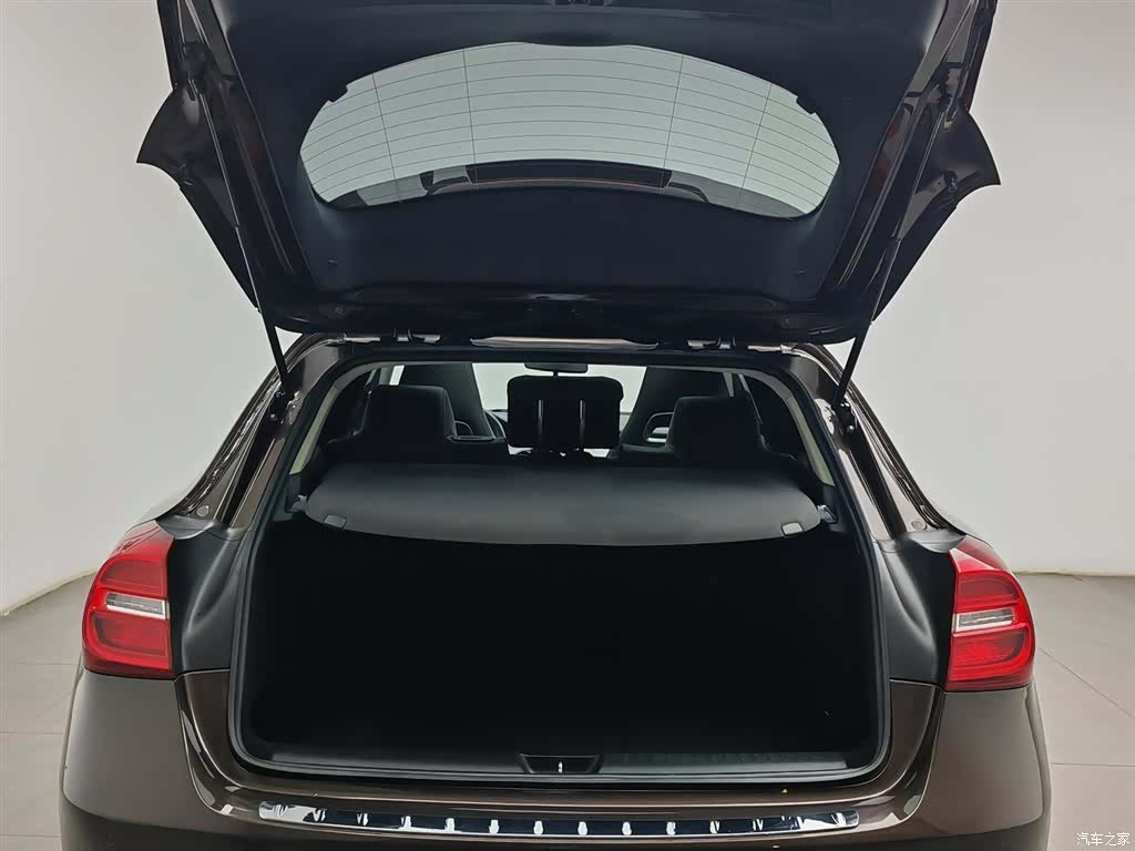 Mercedes-Benz GLA, 2015 16