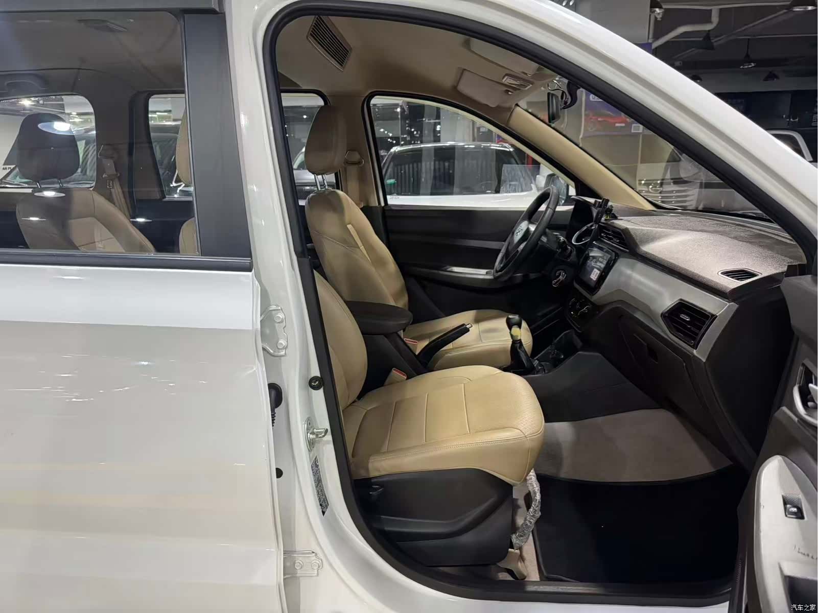 Wuling Hongguang, 2019 10