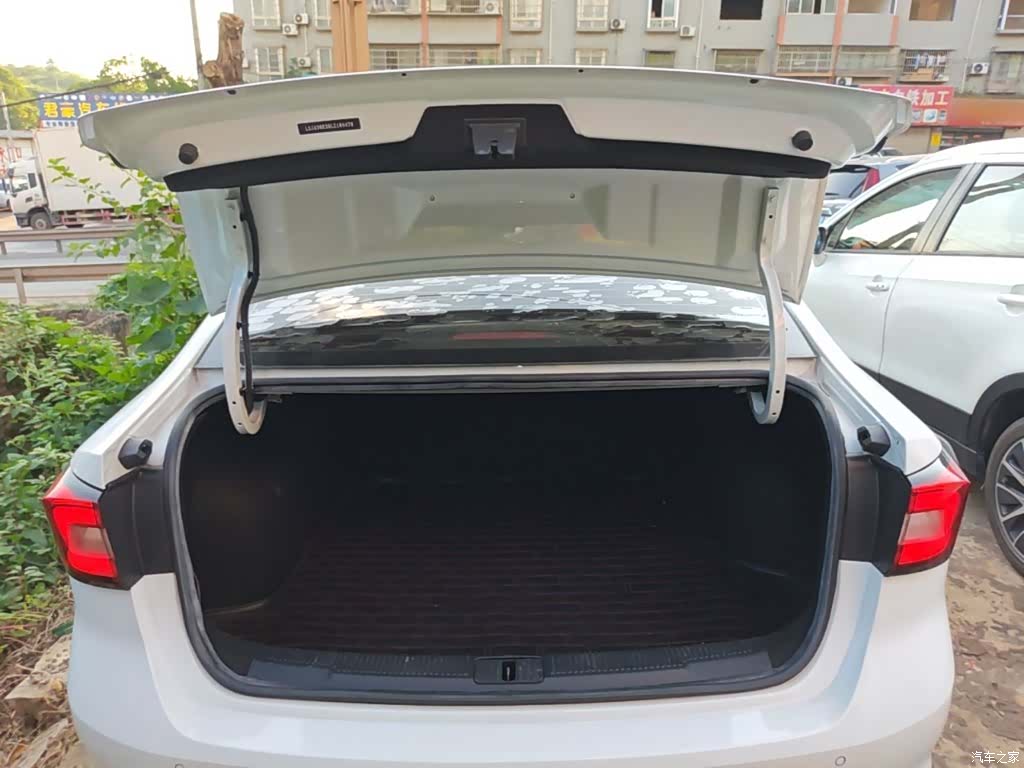 Roewe i5, 2020 19