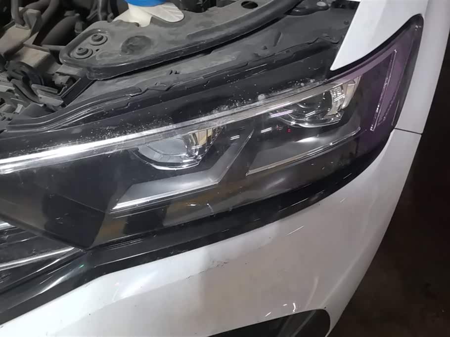 Volkswagen T-ROC exploring Songs