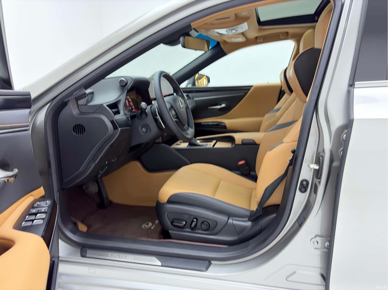 Lexus ES, 2024 10