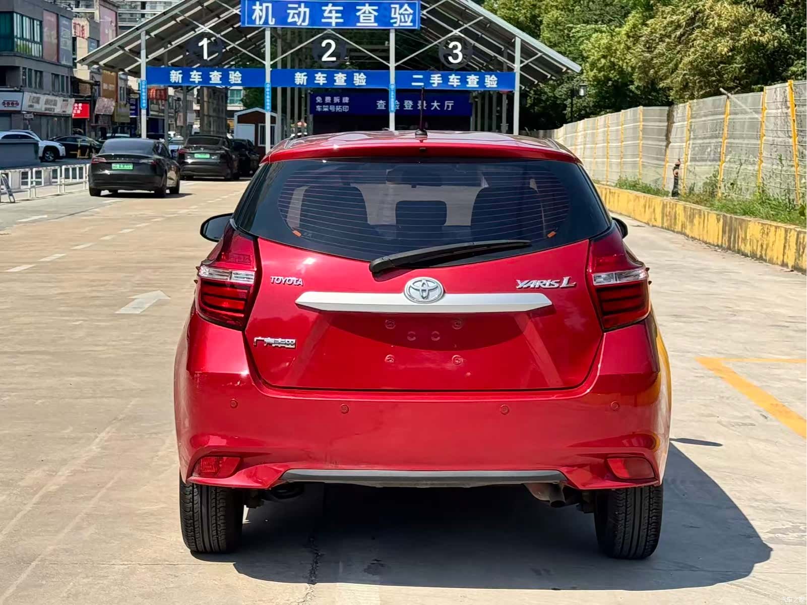 Toyota YARiS L, 2020 все фото