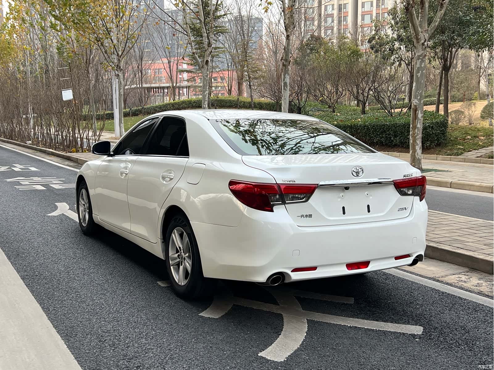 Toyota 2.5V, 2017 4
