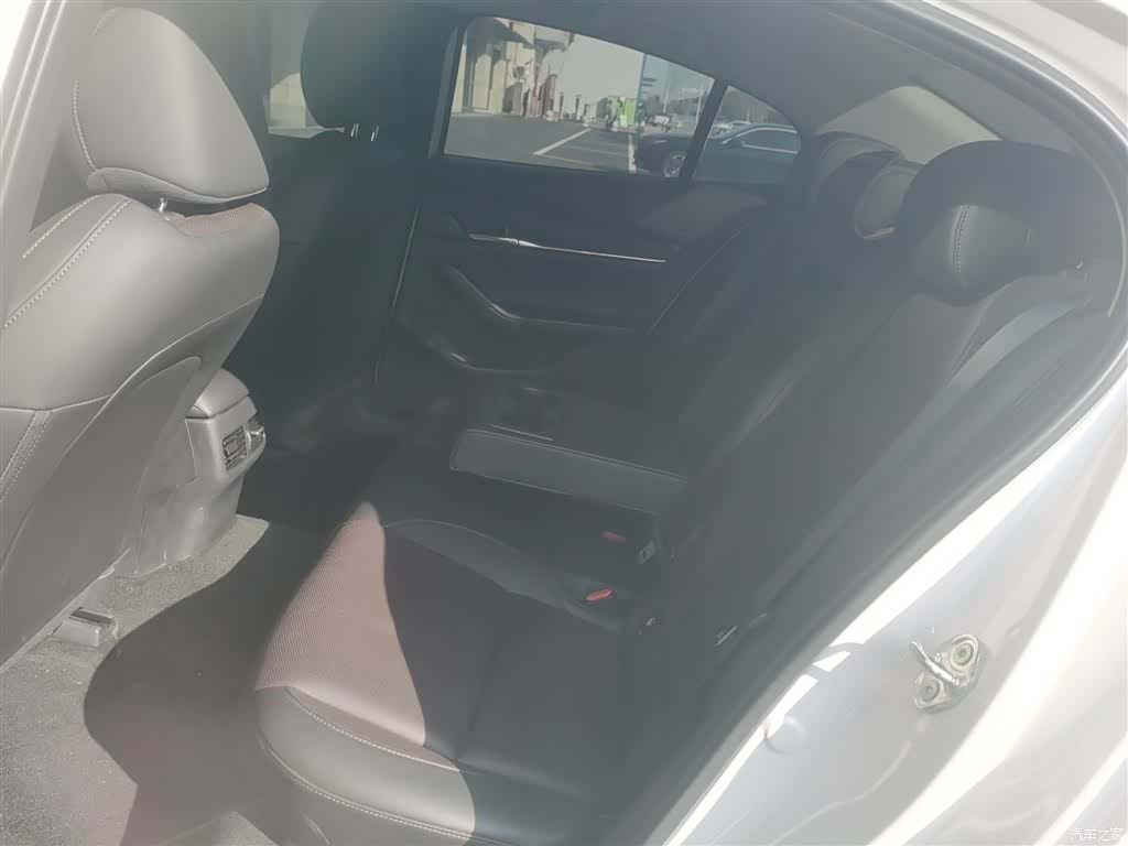 Mazda Mazda3, 2023 17