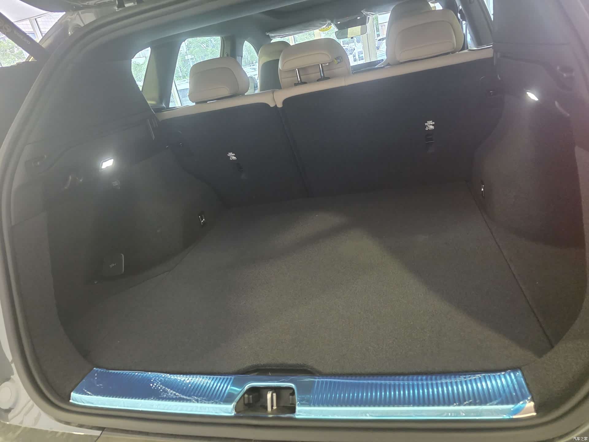 Volvo XC70, 2026 11