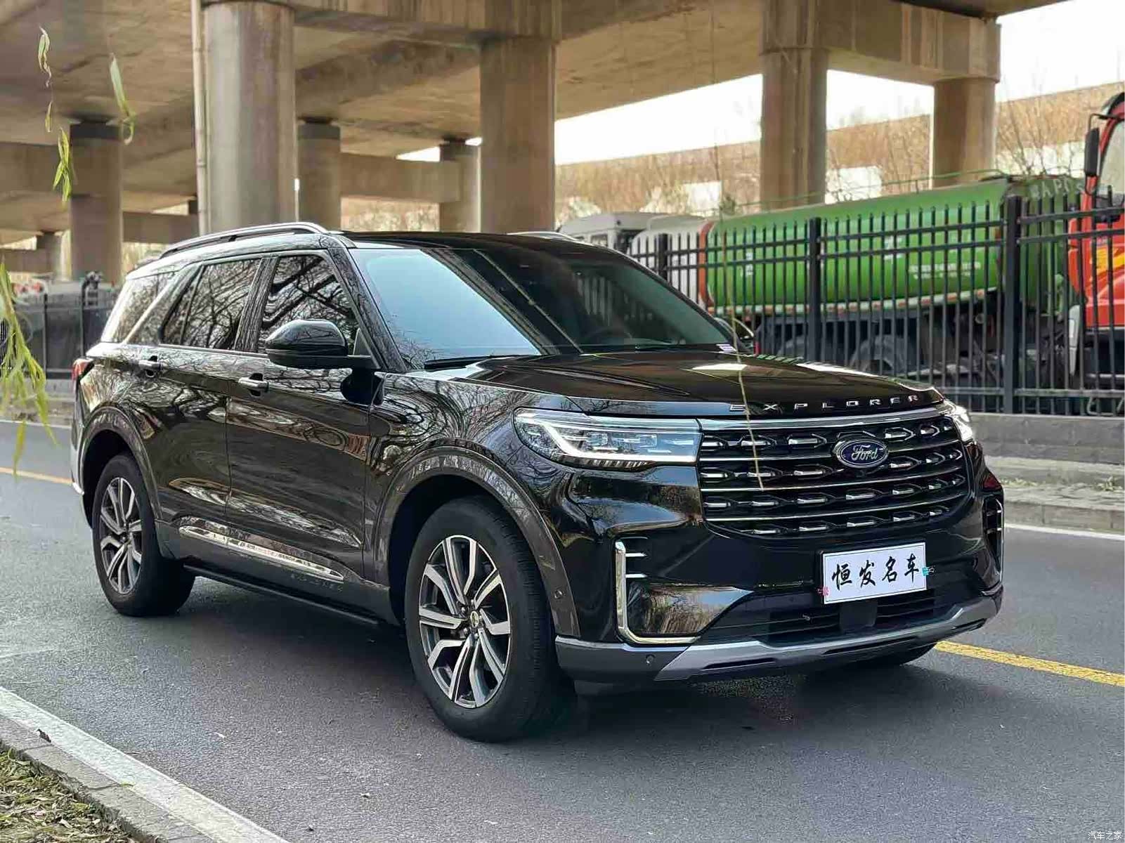 Ford Explorer, 2023 4