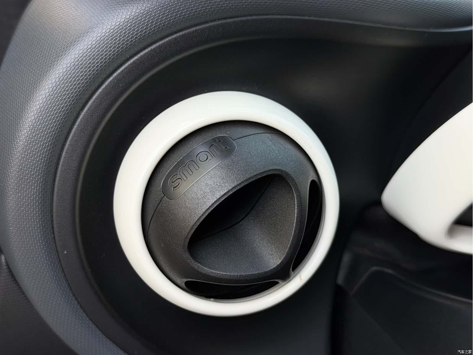 Smart Fortwo, 2018 23