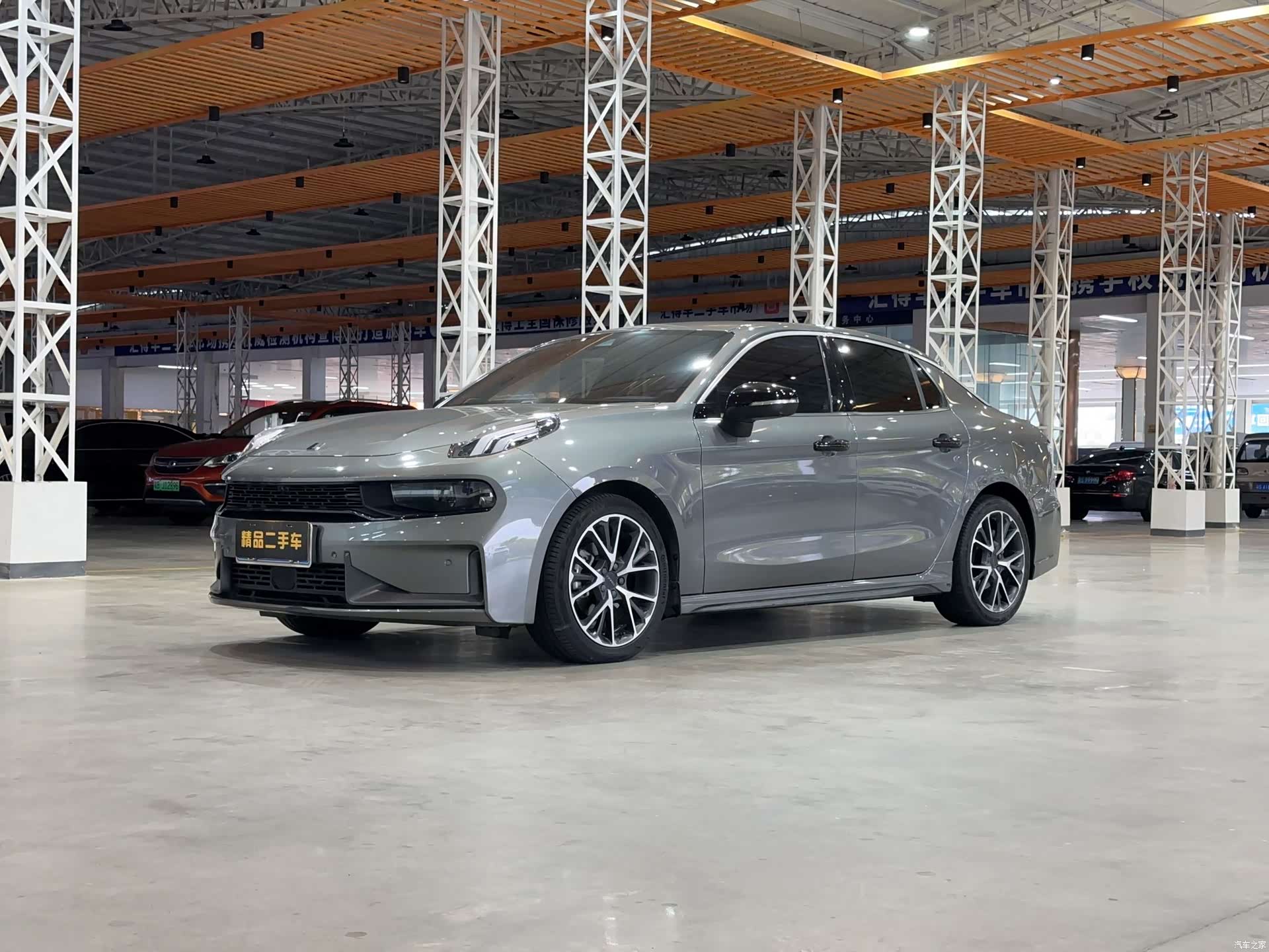 Lynk & Co 02