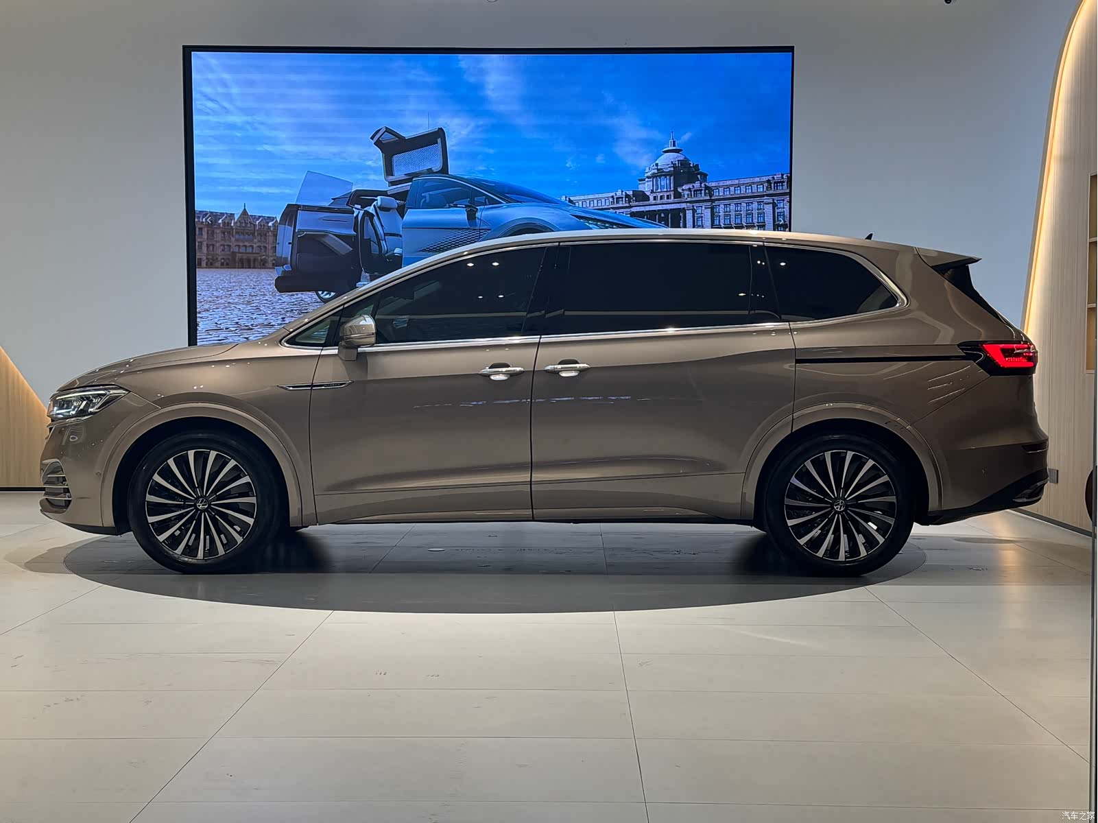 Volkswagen Viloran, 2021 7