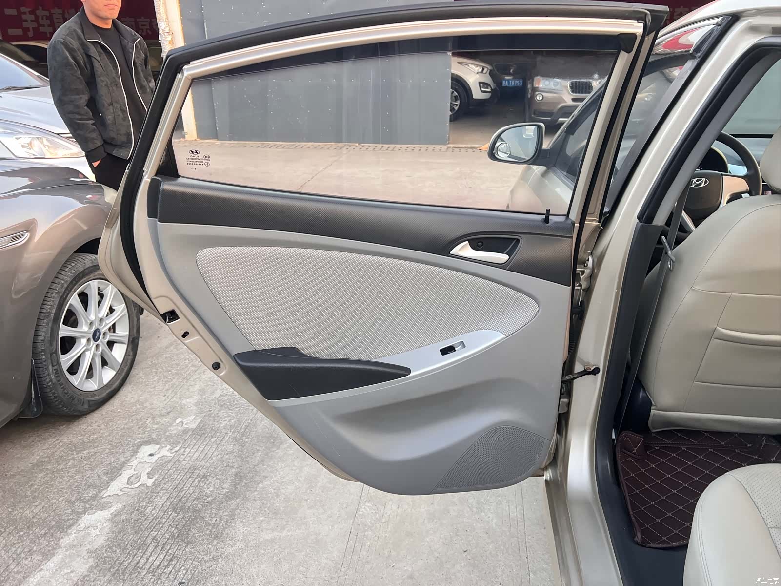 Hyundai GLS, 2014 10
