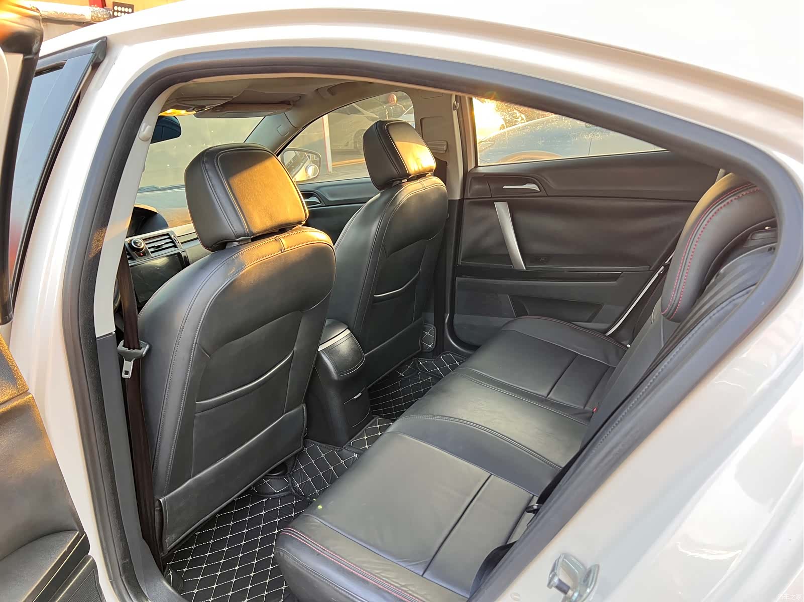 MG MG6, 2015 13