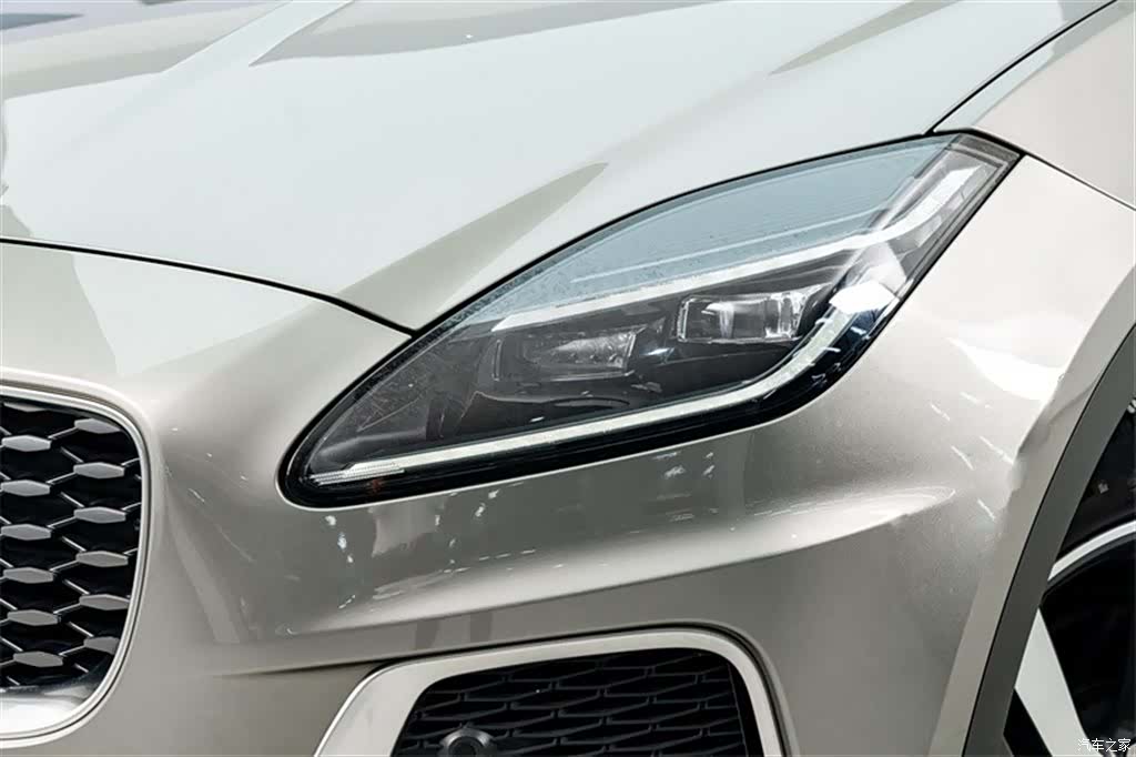 Land Rover E-PACE, 2023 4