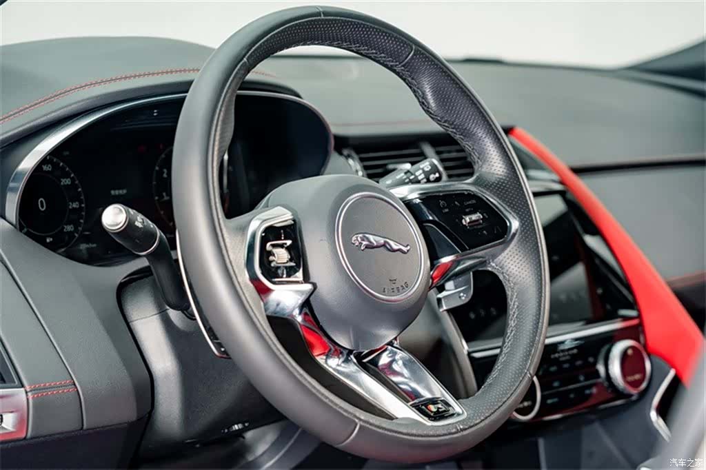 Land Rover E-PACE, 2023 9