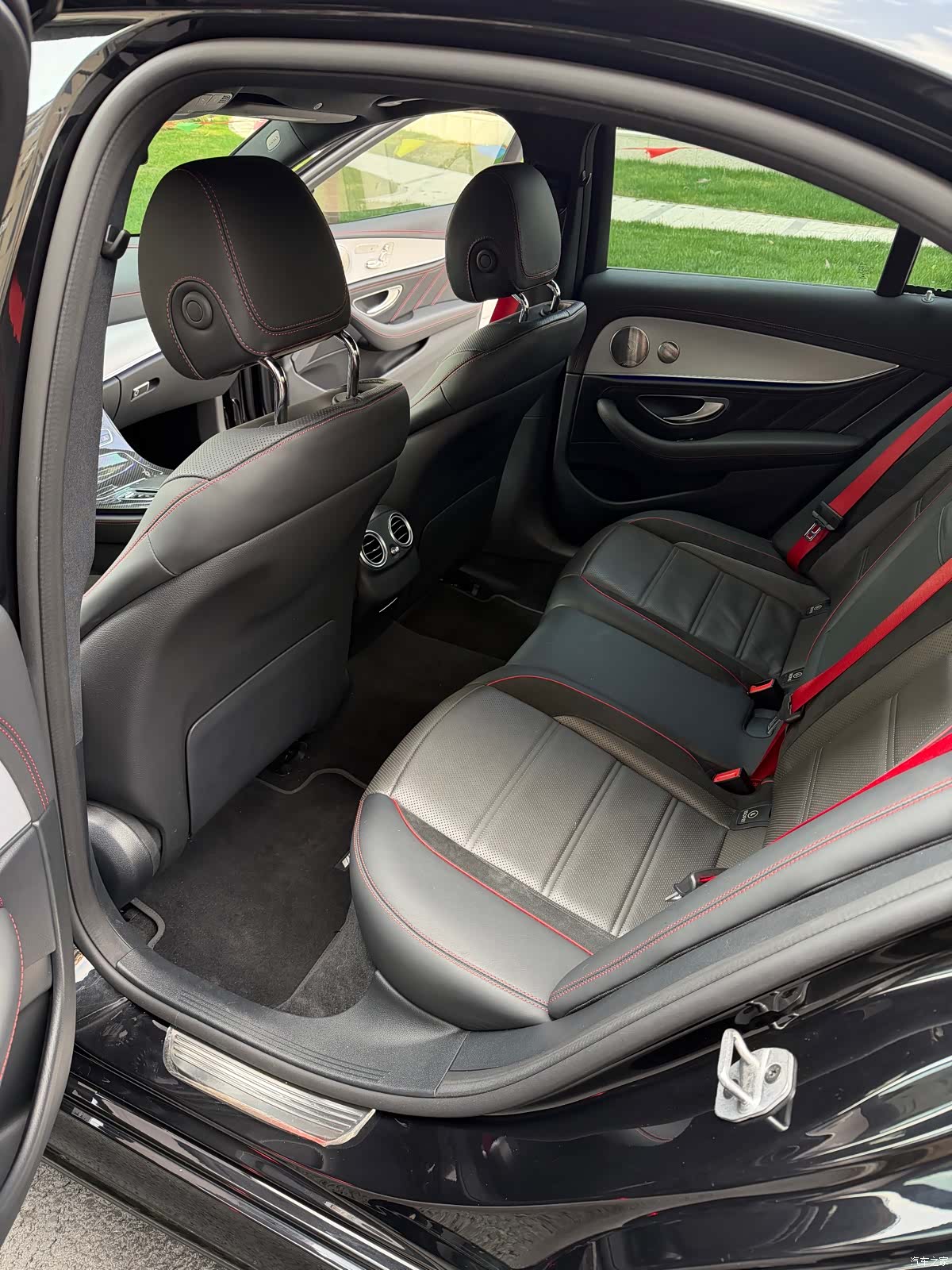 Mercedes-Benz E-Class, 2023 14