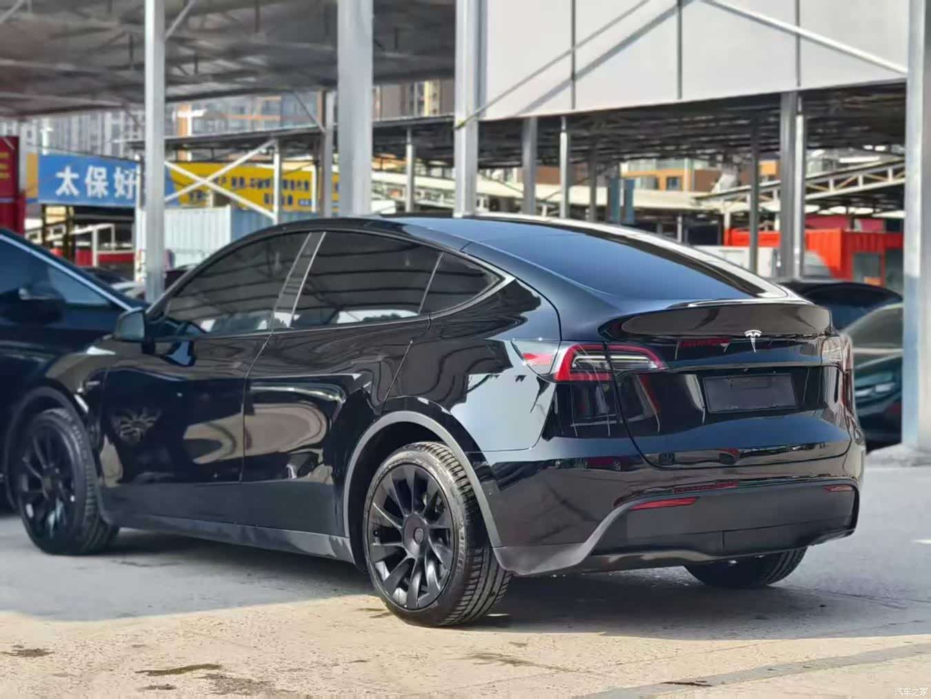 Tesla Model Y, 2023 9