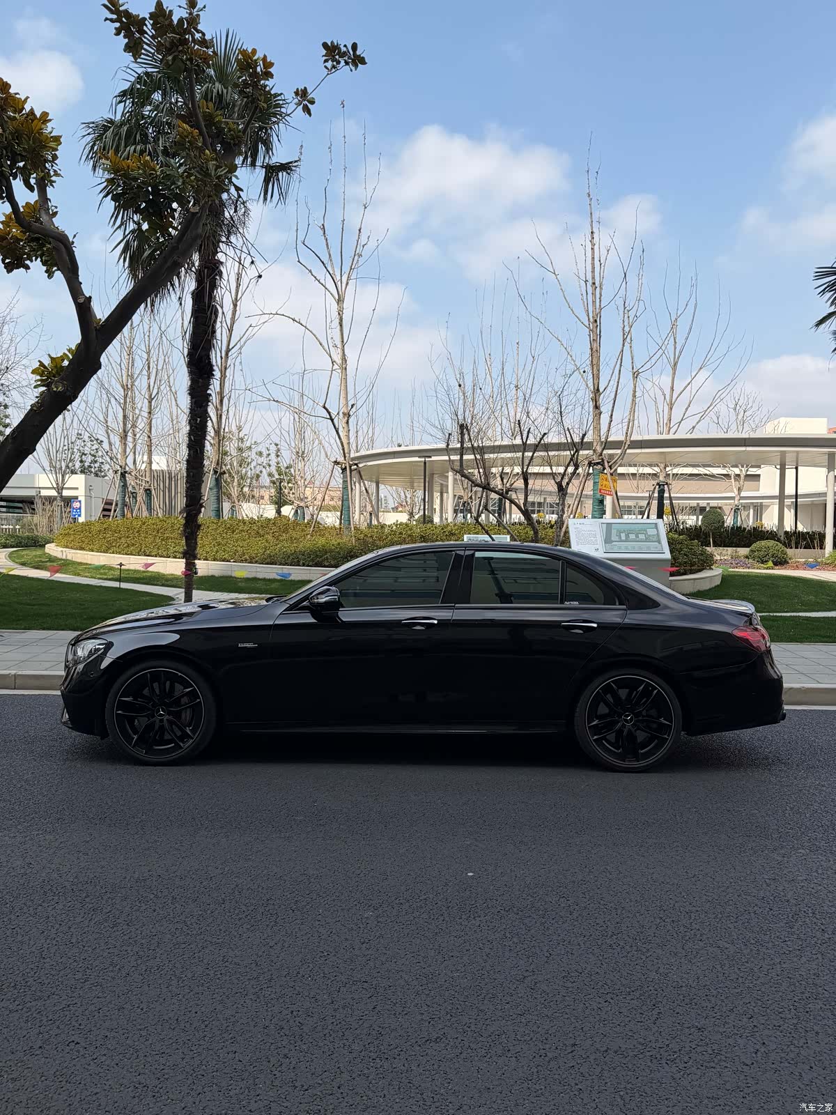 Mercedes-Benz E-Class, 2023 3