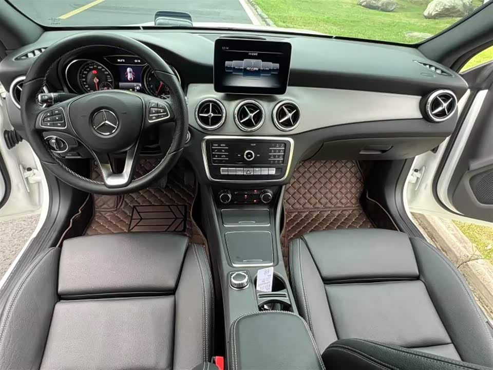 Mercedes-Benz CLA