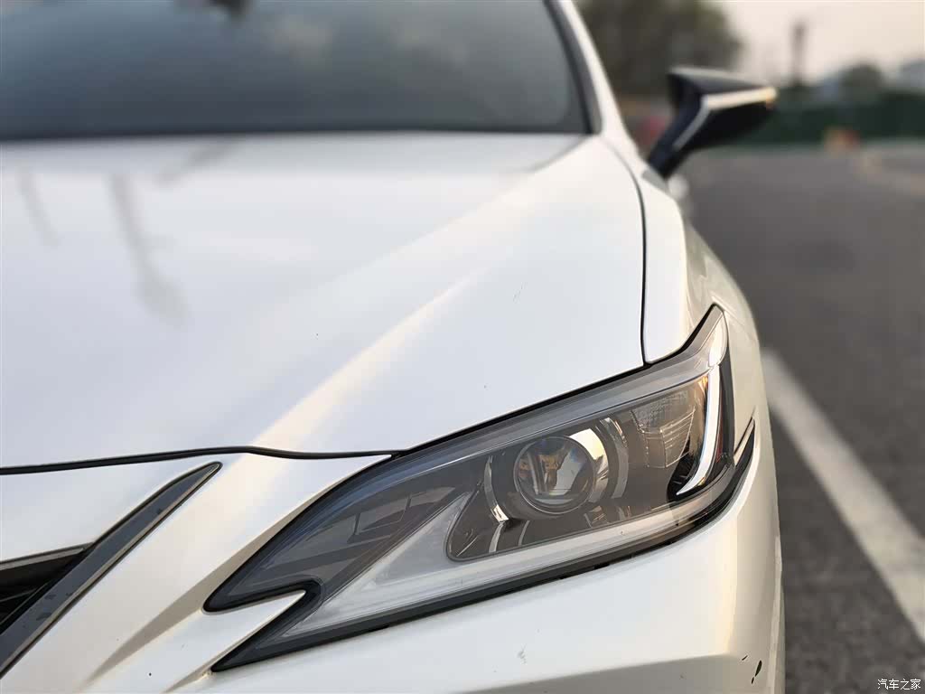 Lexus ES, 2021 15