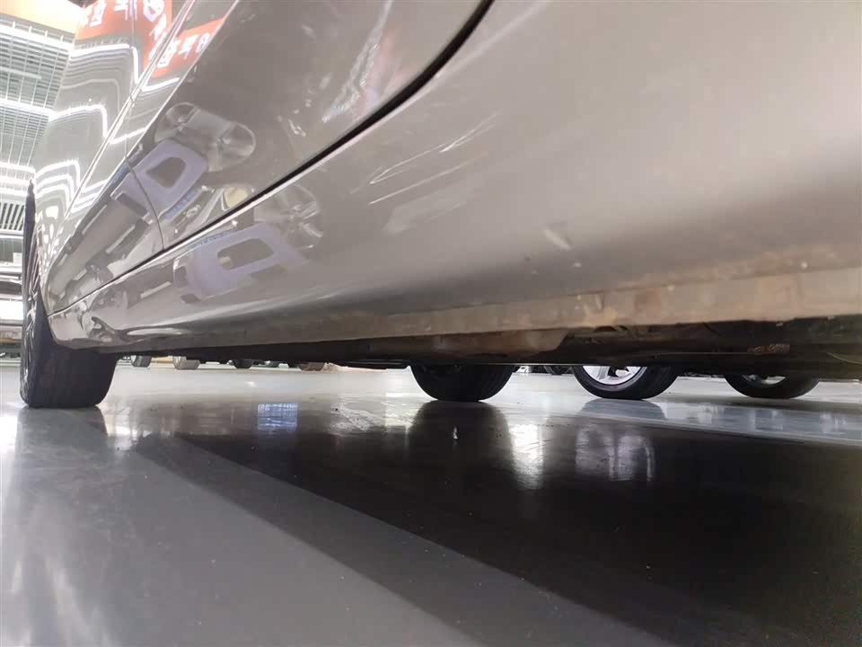Roewe i5