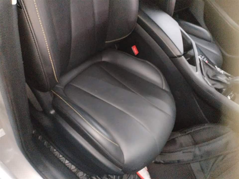 Roewe i5