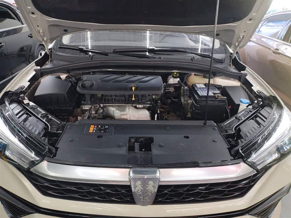 Roewe i5