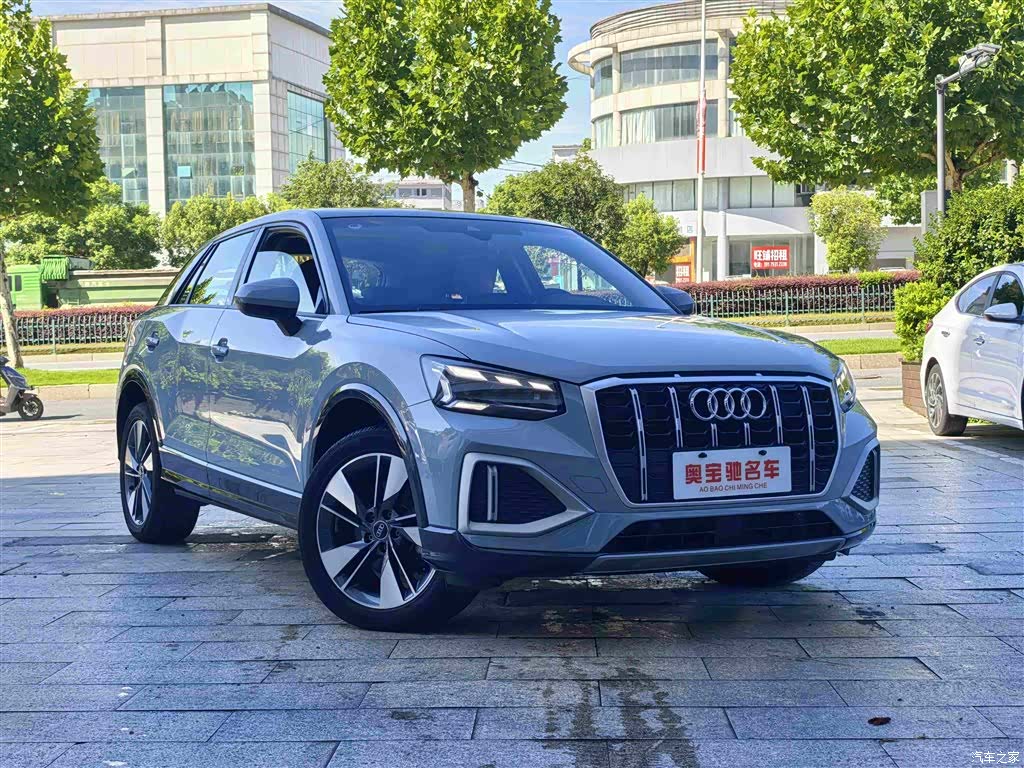Audi Q2L, 2024 3