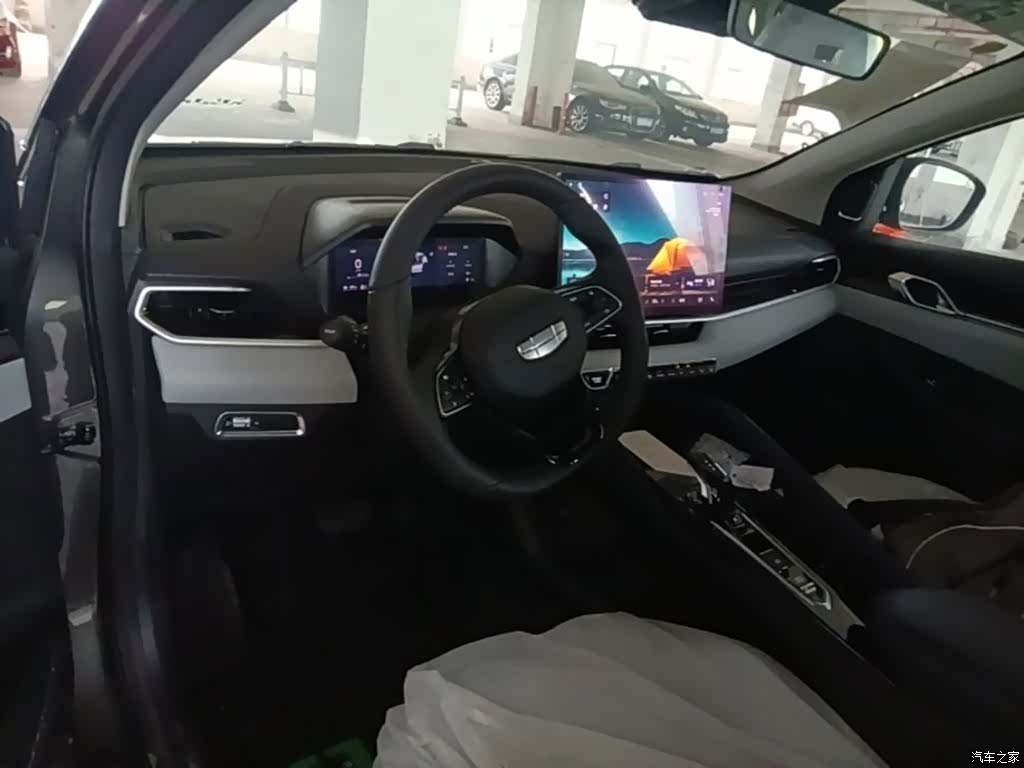 Geely Coolray, 2026 10