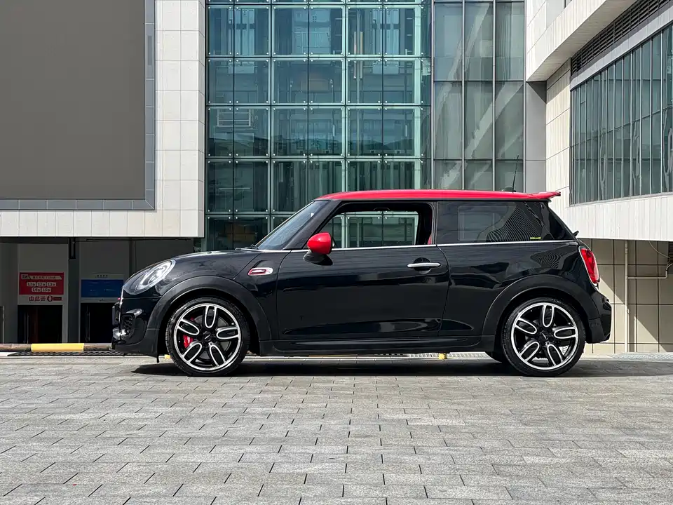 MINI JCW