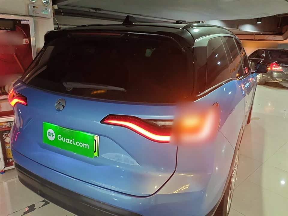 NIO ES8