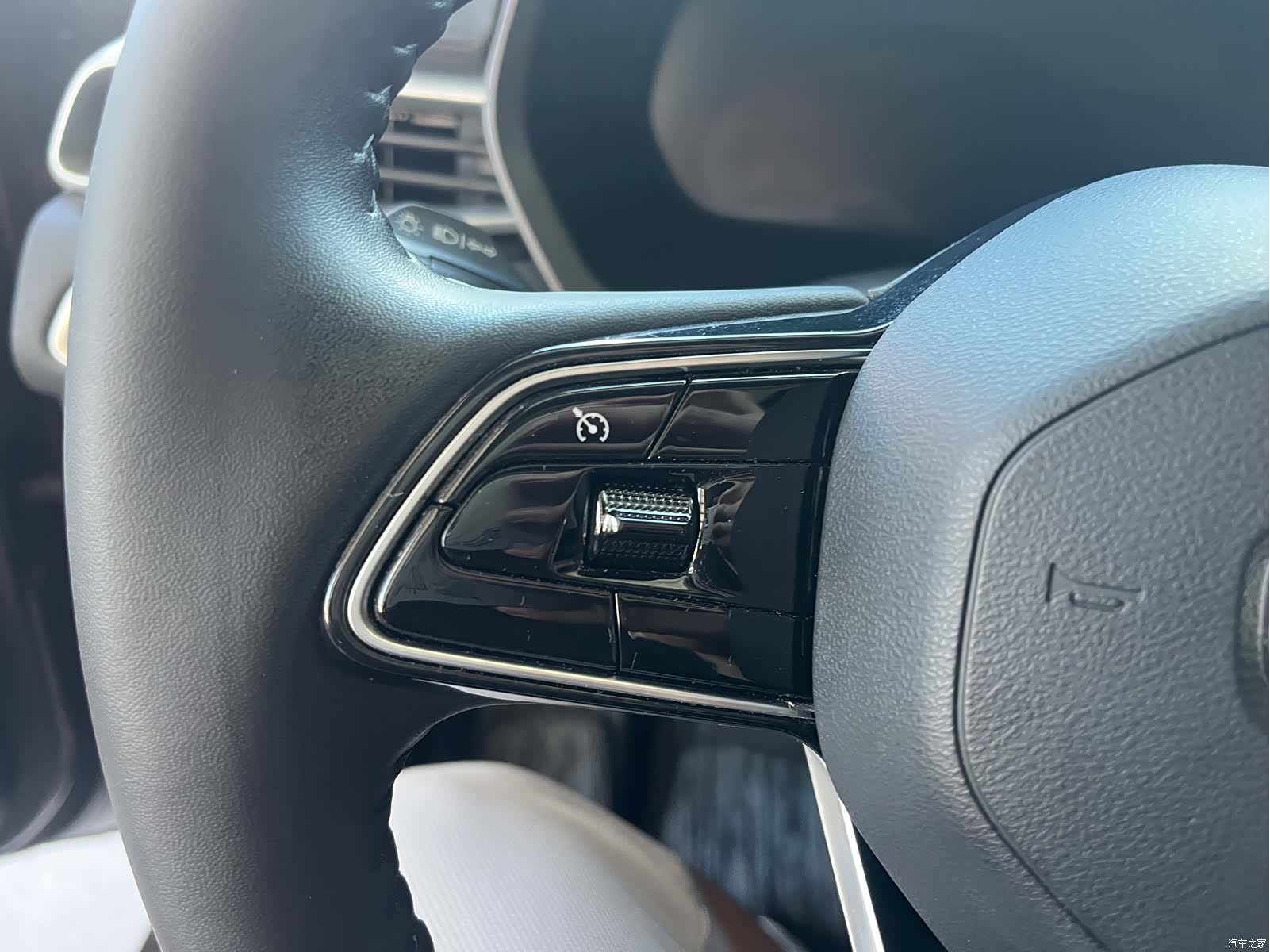 Geely Emgrand, 2024 17