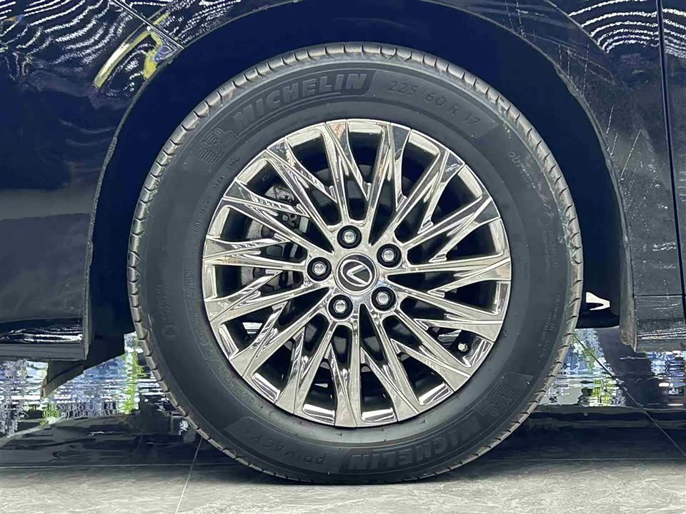 Lexus LM Lexus LM