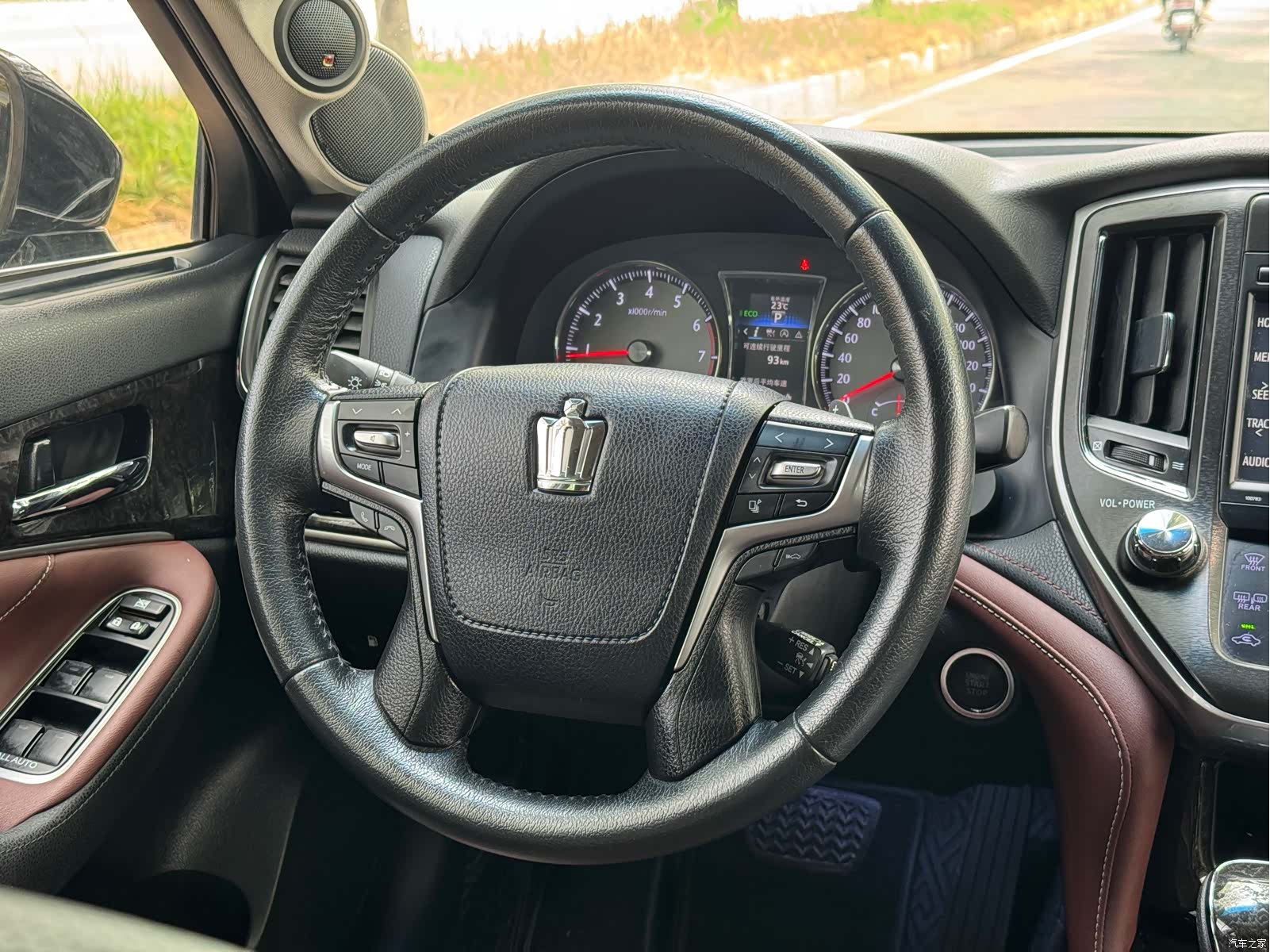 Toyota Crown, 2018 8