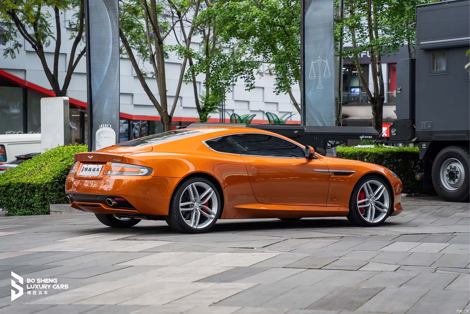 Aston Martin Virage, 2016 23