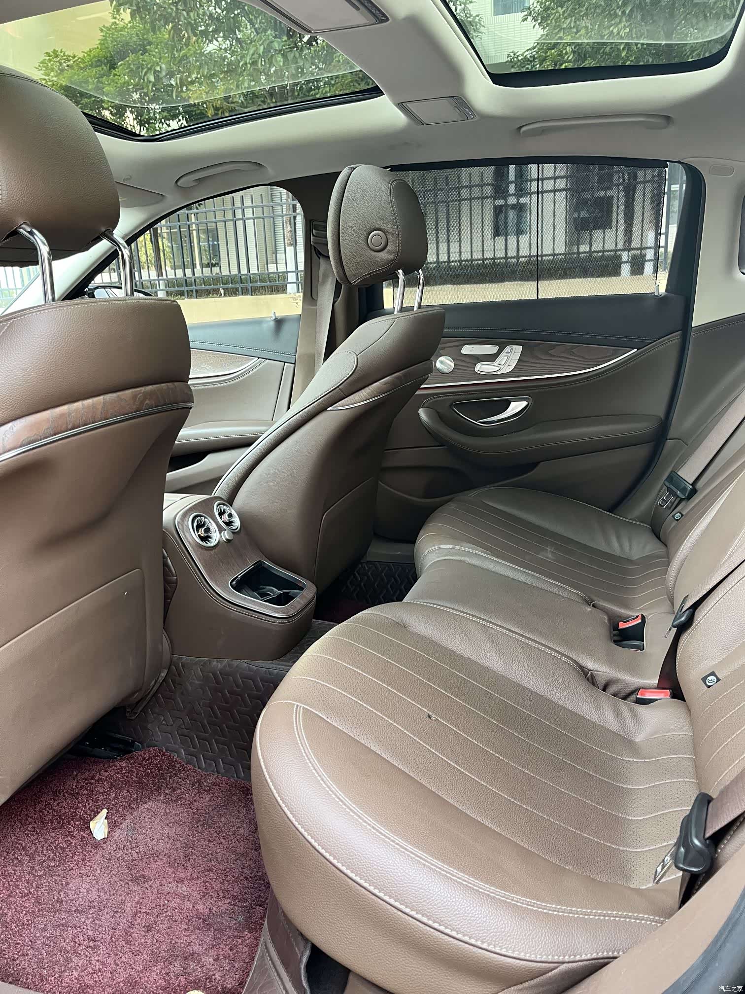 Mercedes-Benz E-Class, 2022 13