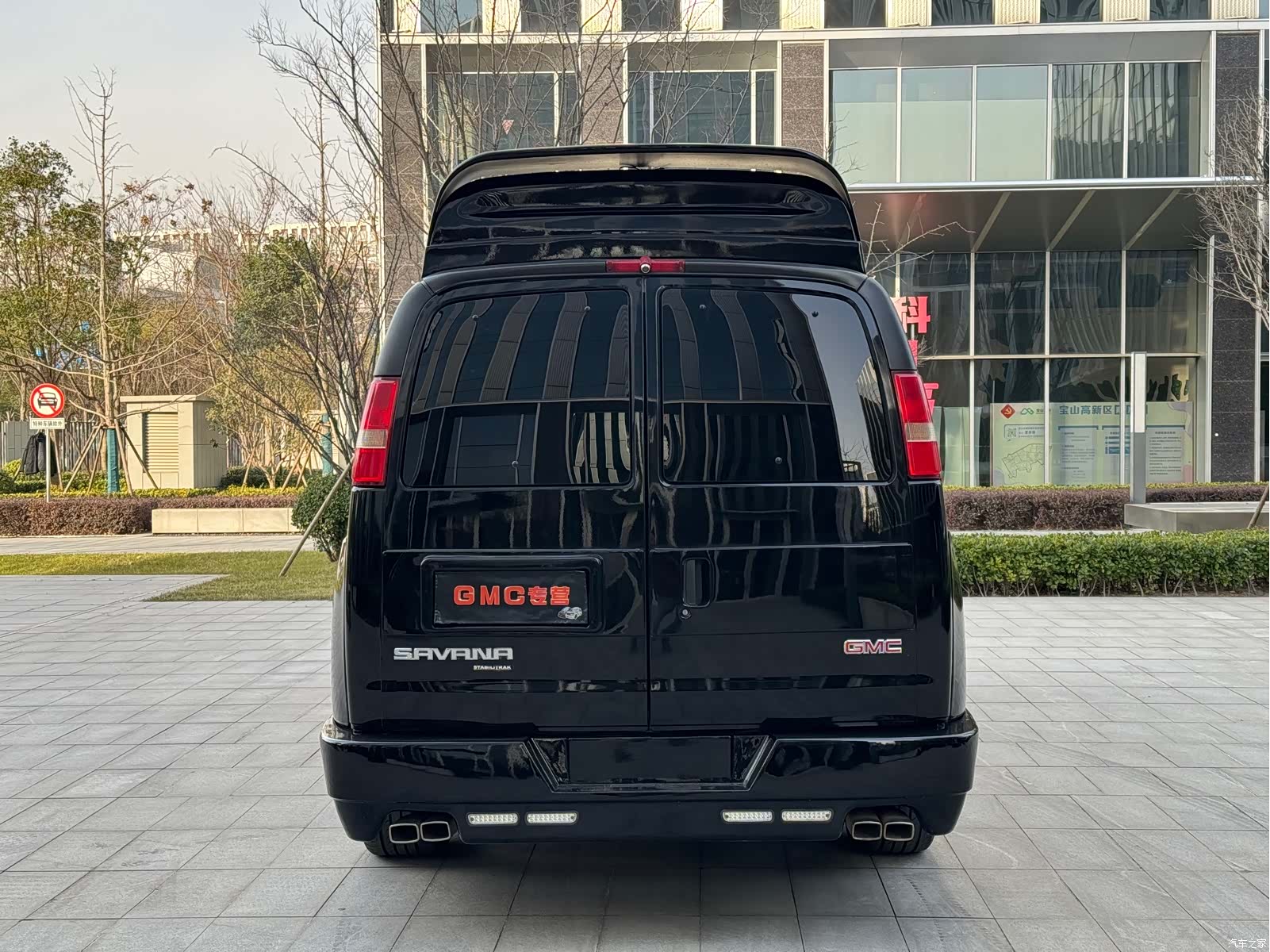 GMC SAVANA, 2017 все фото